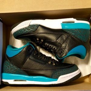 Air Jordan 3 Retro GG Size 6Y Gold & Rio Teal